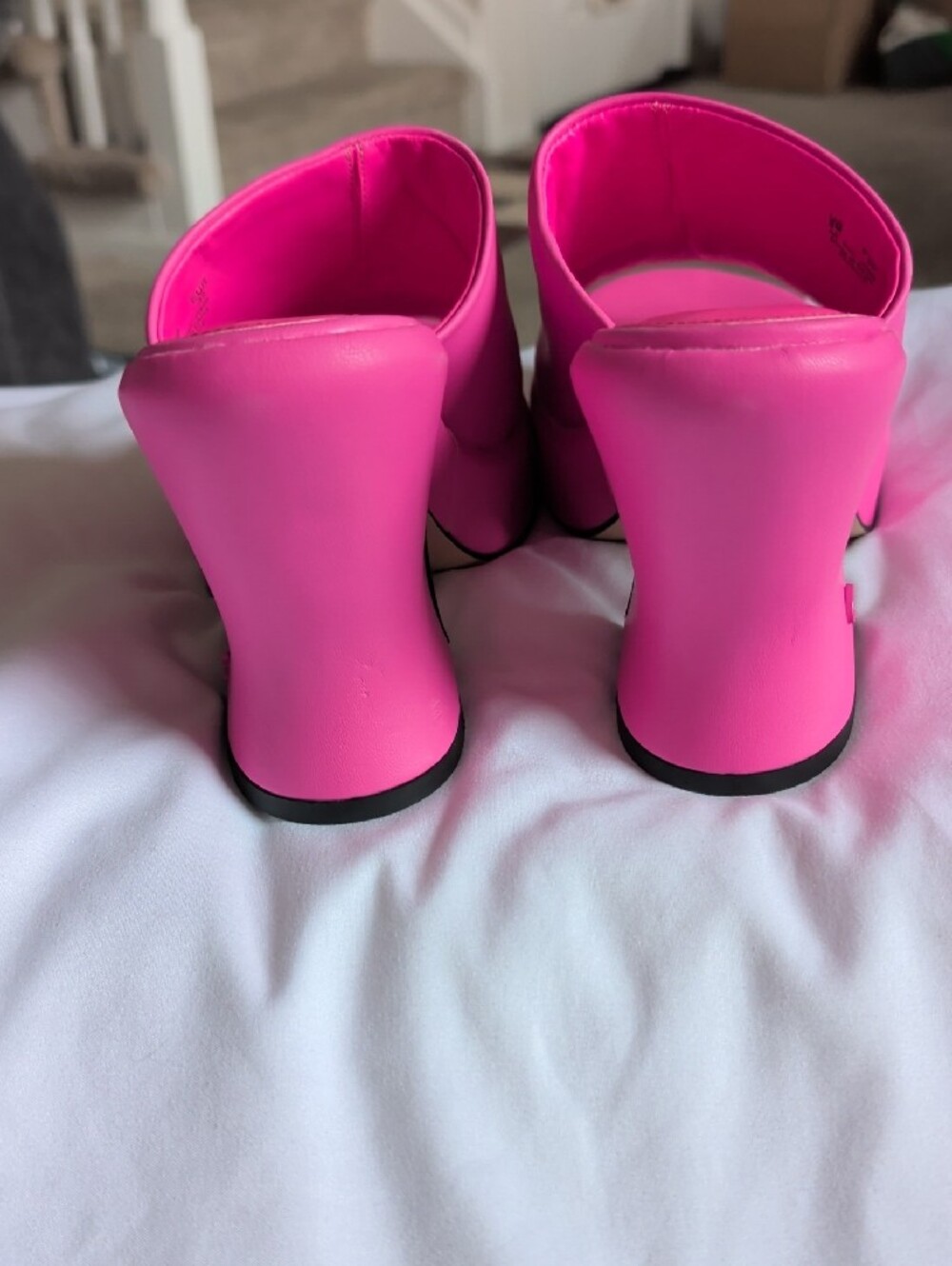 Bold Pink Platform Mules with Sculpted Heel - Picture 2 of 6